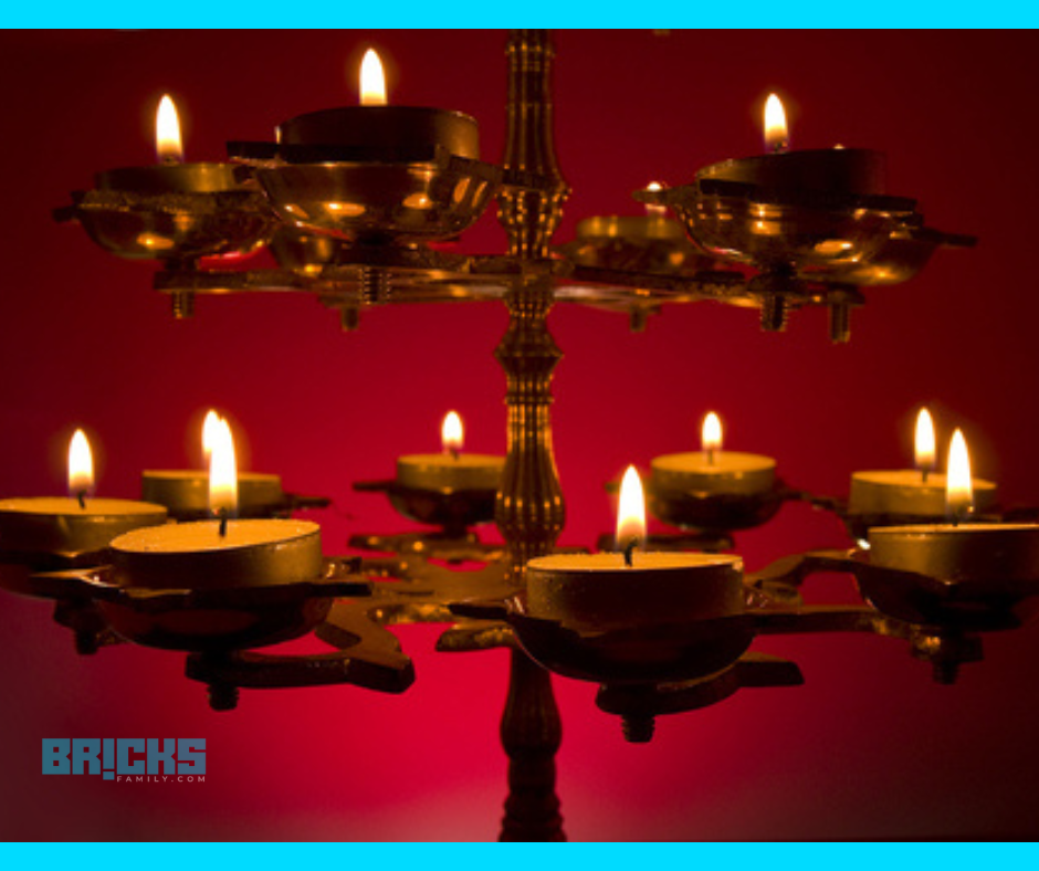 Candle stands are quite necessary for doing Aarti