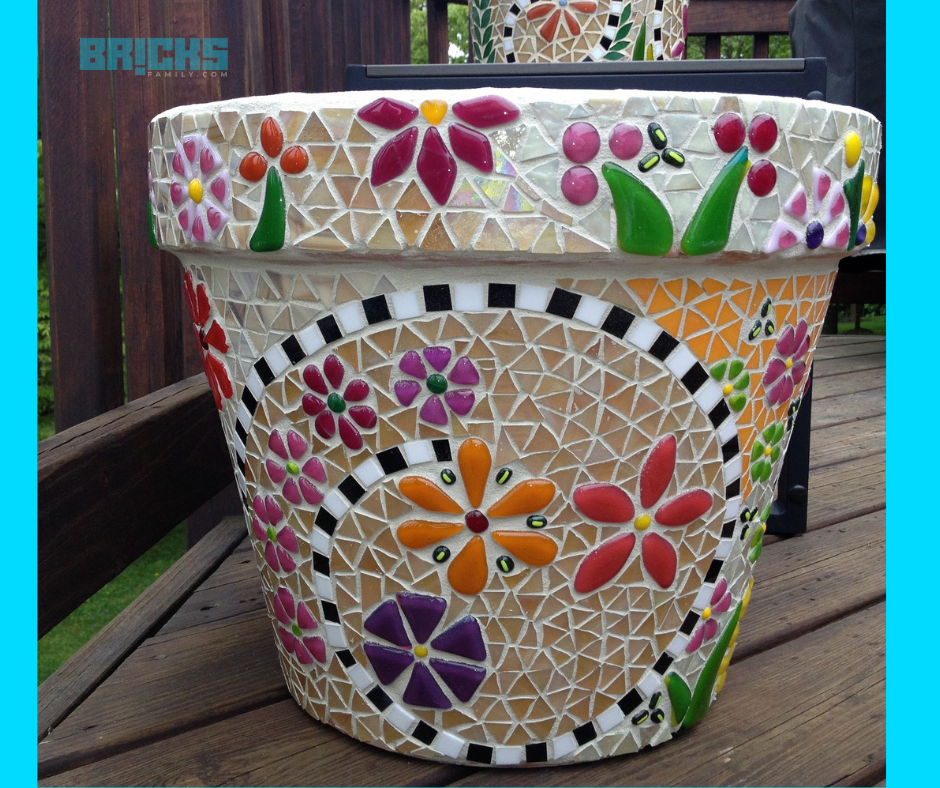 Mosaic patterns make flower pots look elegant