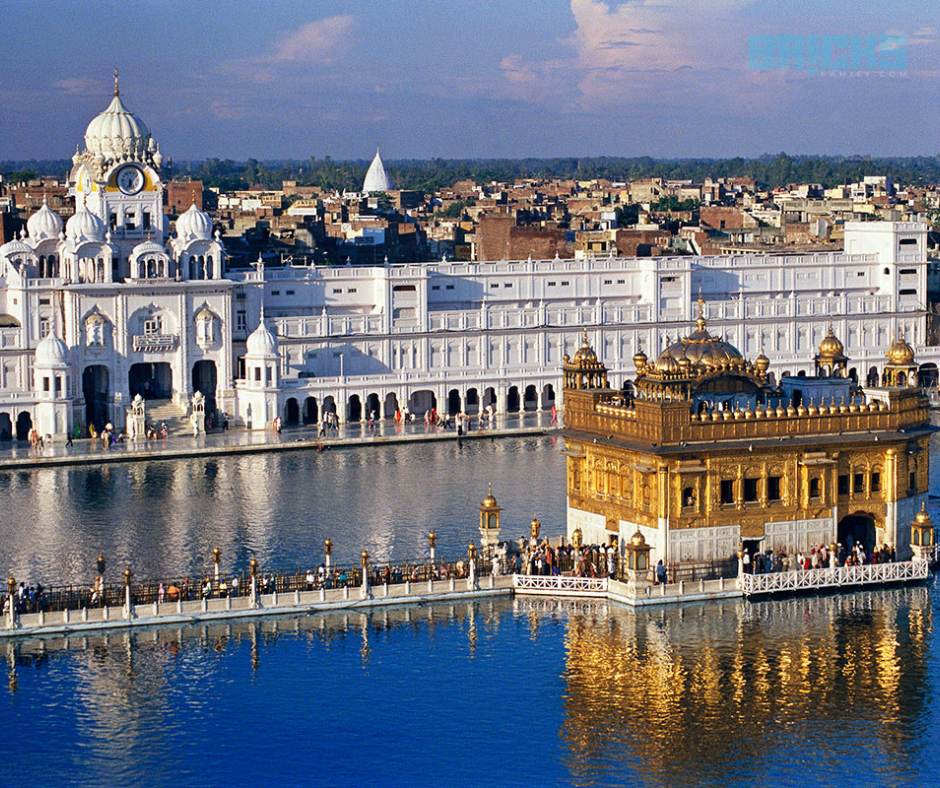 A Beautiful View of Golden Temple Shri Hari Mandir