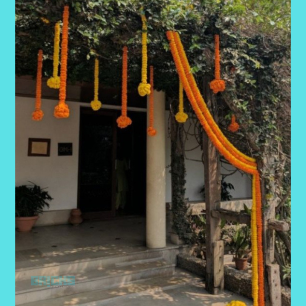 Flower garlands at the home entrance for tamil pongal wishes (Source: Pinterest.com)
