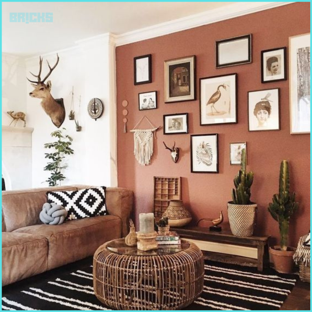 Mediterranean home decor with a terracotta wall and earthy decor. 