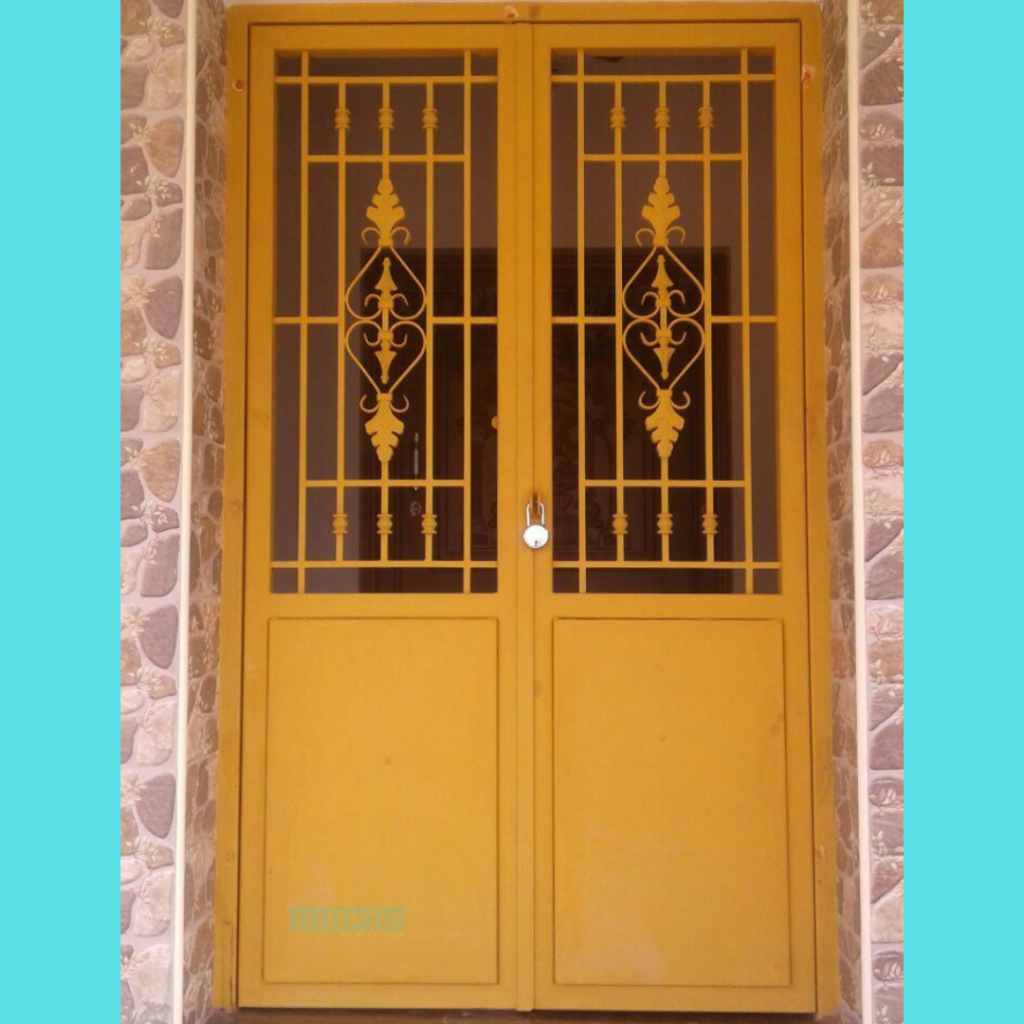 Yellow accent colour for metal double door gate