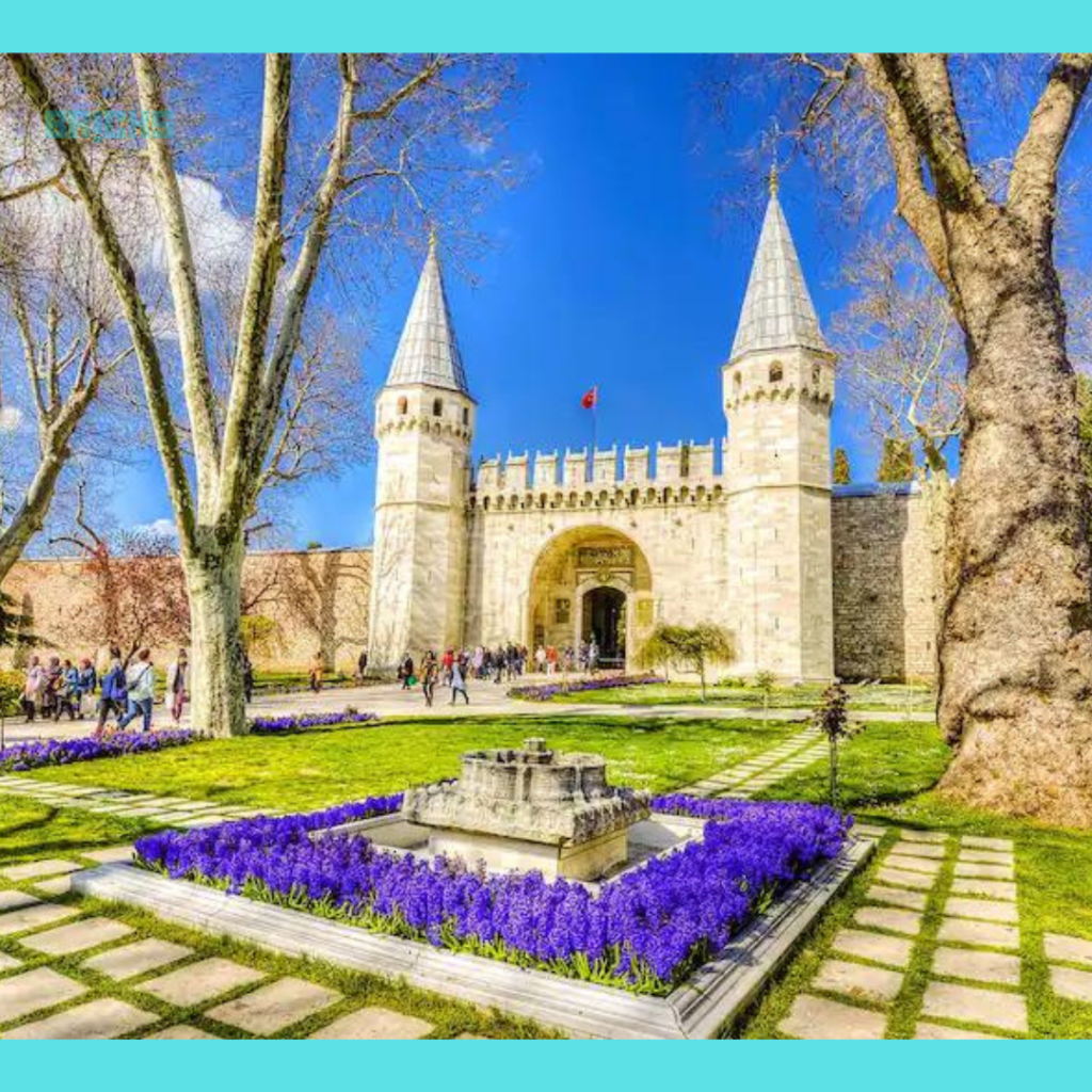 Topkapi Palace is the biggest palace in the world